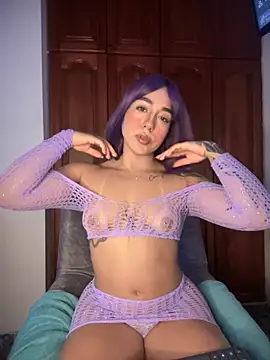 Snapshot of KaditaNavarro chatting on November 1, 5:59 pm KaditaNavarro online show from November 1, 5:59 pm