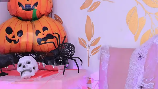 Snapshot of Ginevra_esposito chatting on October 31, 1:34 pm Ginevra esposito online show from October 31, 1:34 pm