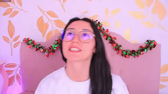 Snapshot of Ginevra_esposito chatting on December 15, 12:42 pm Ginevra esposito online show from December 15, 12:42 pm