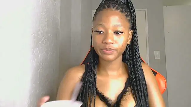 Snapshot of Ballenciaa chatting on October 18, 7:25 pm Ballenciaa online show from October 18, 7:25 pm