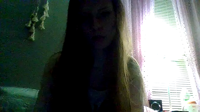 Snapshot of sarah2007 chatting on December 16, 12:59 am sarah2007 online show from December 16, 12:59 am