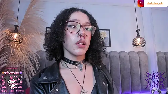 Snapshot of Dark_nina_ chatting on November 27, 3:08 am Dark nina online show from November 27, 3:08 am