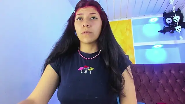 Snapshot of Raven_Rouge_ chatting on October 28, 5:22 am Raven Rouge online show from October 28, 5:22 am