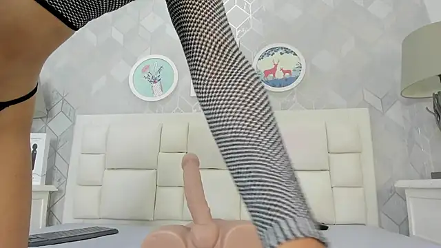 naia cox online show from October 11, 3:50 am