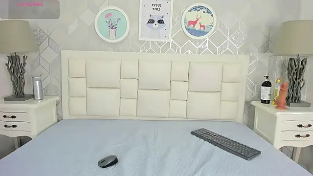 naia cox online show from March 21, 3:44 am