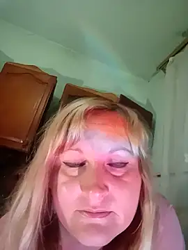 Snapshot of XHelenaX90 chatting on November 14, 9:24 pm XHelenaX90 online show from November 14, 9:24 pm