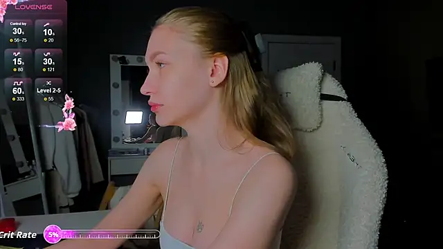 Snapshot of Ammi_bliss chatting on October 3, 3:36 am Ammi bliss online show from October 3, 3:36 am