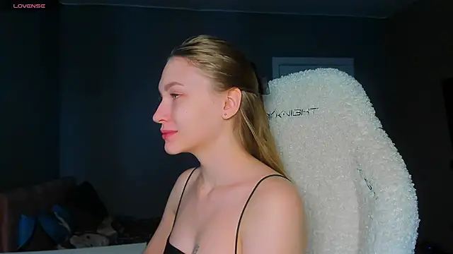 Snapshot of Ammi_bliss chatting on November 15, 4:32 am Ammi bliss online show from November 15, 4:32 am