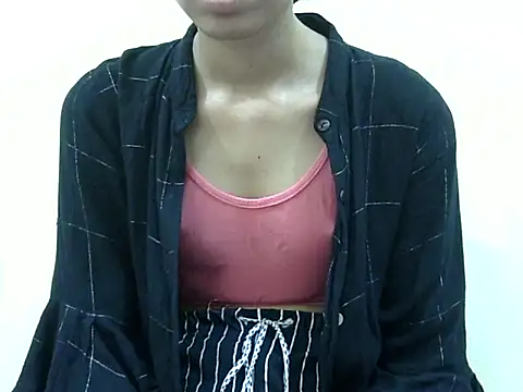 smallcuute online show from November 23, 8:14 am