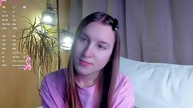 Snapshot of NanaMertins chatting on November 28, 1:19 am NanaMertins online show from November 28, 1:19 am