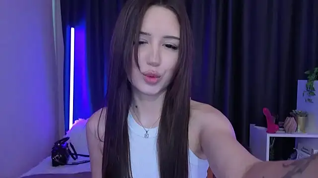 Snapshot of BlackEyesGirl chatting on June 4, 5:57 am BlackEyesGirl online show from June 4, 5:57 am