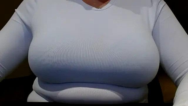 Snapshot of Esmee-Xxx chatting on November 12, 7:35 pm Esmee-Xxx online show from November 12, 7:35 pm