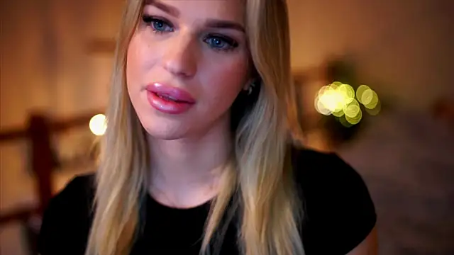 Emilyvanroessel online show from October 1, 11:38 am