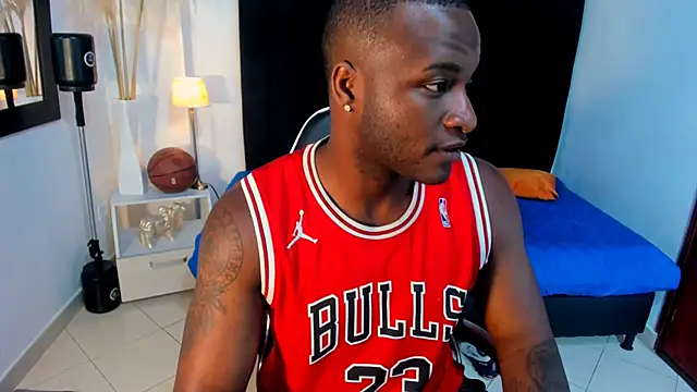 Snapshot of chrstian_lewis1 chatting on November 21, 2:05 pm chrstian lewis1 online show from November 21, 2:05 pm