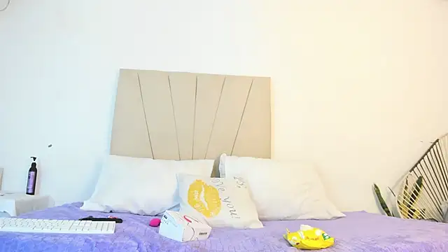  Miaa khalifa  online show from October 3, 2:14 pm