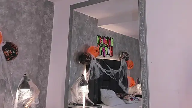 crystaldarliing online show from October 29, 3:25 pm