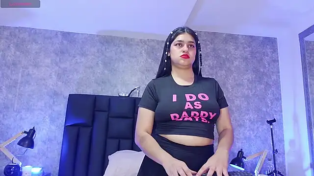 crystaldarliing online show from April 14, 5:08 pm