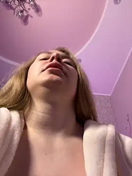 Snapshot of DeniMilkyyyyy chatting on September 26, 7:40 pm DeniMilkyyyyy online show from September 26, 7:40 pm