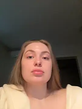 Snapshot of DeniMilkyyyyy chatting on October 15, 4:29 pm DeniMilkyyyyy online show from October 15, 4:29 pm