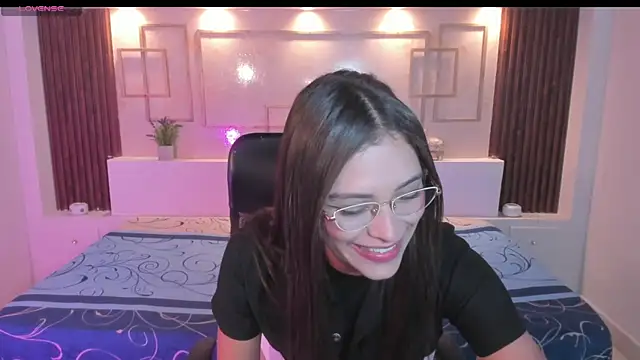 Snapshot of Hannacooper3 chatting on November 20, 8:30 pm Hannacooper3 online show from November 20, 8:30 pm