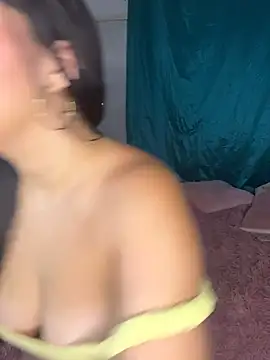 Snapshot of Isaa-Sweet chatting on November 2, 9:55 am Isaa-Sweet online show from November 2, 9:55 am