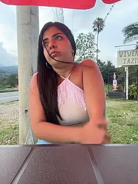 Snapshot of Isaa-Sweet chatting on November 23, 10:31 pm Isaa-Sweet online show from November 23, 10:31 pm