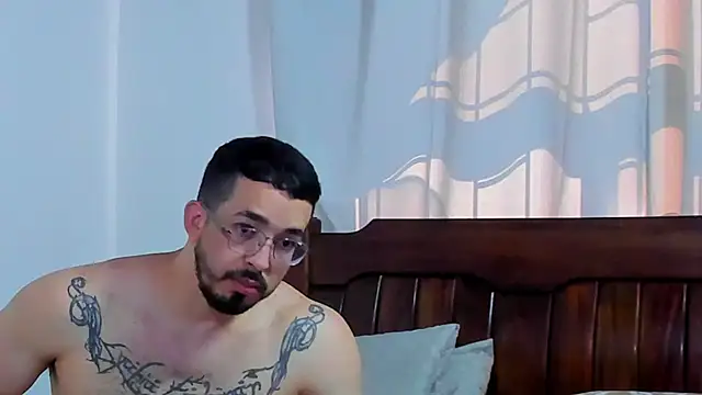 Hunter Hoott online show from September 26, 1:48 pm