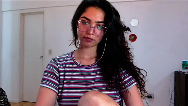 Snapshot of Ariagal chatting on October 22, 11:15 pm Ariagal online show from October 22, 11:15 pm