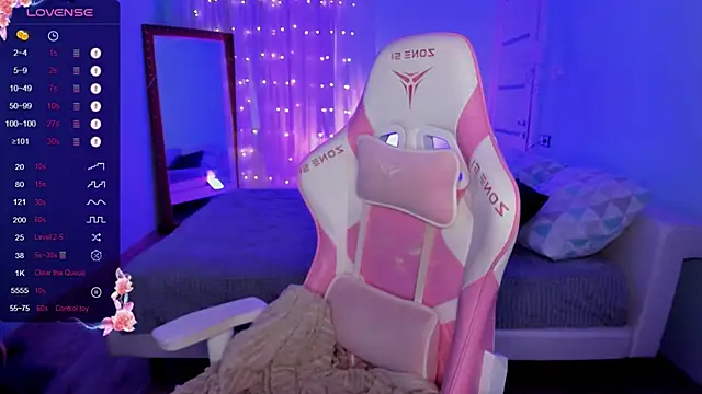 Snapshot of AnyaTaylor_ chatting on October 25, 2:08 am AnyaTaylor online show from October 25, 2:08 am