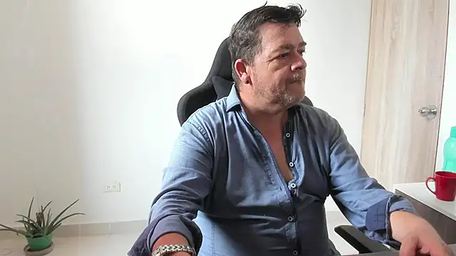 massimo dannger online show from November 10, 9:47 pm