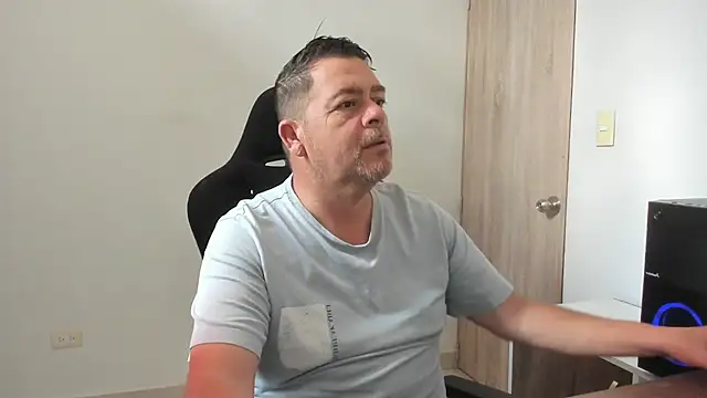 massimo dannger online show from December 3, 4:27 pm