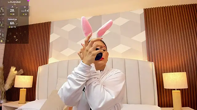 Snapshot of Mommy_Naughty chatting on November 3, 11:22 am Mommy Naughty online show from November 3, 11:22 am