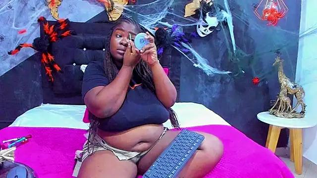 Snapshot of Maiam__Rossi chatting on November 9, 12:47 pm Maiam Rossi online show from November 9, 12:47 pm