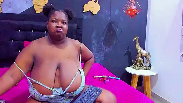 Snapshot of Maiam__Rossi chatting on November 23, 1:33 pm Maiam Rossi online show from November 23, 1:33 pm