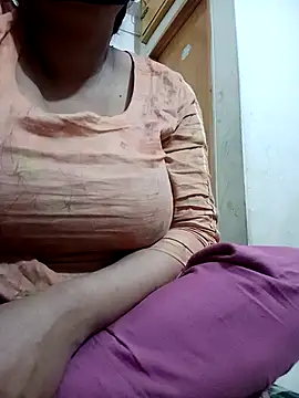 Snapshot of jenyfer709 chatting on December 5, 2:20 am jenyfer709 online show from December 5, 2:20 am