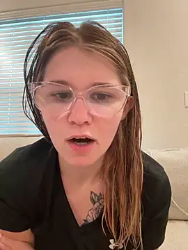 Snapshot of Riley_ray69 chatting on September 28, 11:43 pm Riley ray69 online show from September 28, 11:43 pm