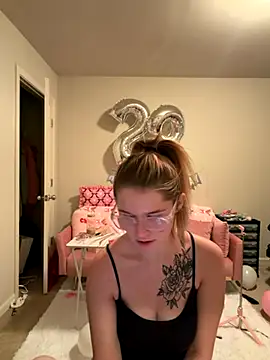 Snapshot of Riley_ray69 chatting on November 12, 3:29 am Riley ray69 online show from November 12, 3:29 am