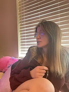 Snapshot of Riley_ray69 chatting on November 16, 6:57 pm Riley ray69 online show from November 16, 6:57 pm