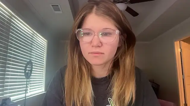 Snapshot of Riley_ray69 chatting on January 8, 4:42 pm Riley ray69 online show from January 8, 4:42 pm