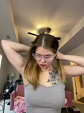 Snapshot of Riley_ray69 chatting on January 12, 4:12 pm Riley ray69 online show from January 12, 4:12 pm