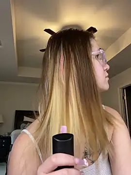 Snapshot of Riley_ray69 chatting on February 4, 7:09 pm Riley ray69 online show from February 4, 7:09 pm