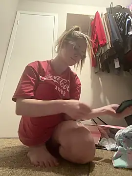 Snapshot of Riley_ray69 chatting on February 27, 2:06 pm Riley ray69 online show from February 27, 2:06 pm