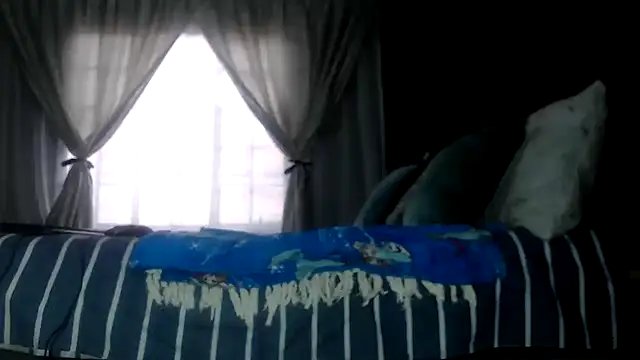 Snapshot of SEXYHUGEASS21 chatting on September 10, 6:24 am SEXYHUGEASS21 online show from September 10, 6:24 am