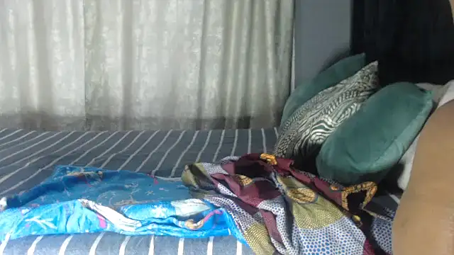 Snapshot of SEXYHUGEASS21 chatting on September 11, 4:34 am SEXYHUGEASS21 online show from September 11, 4:34 am