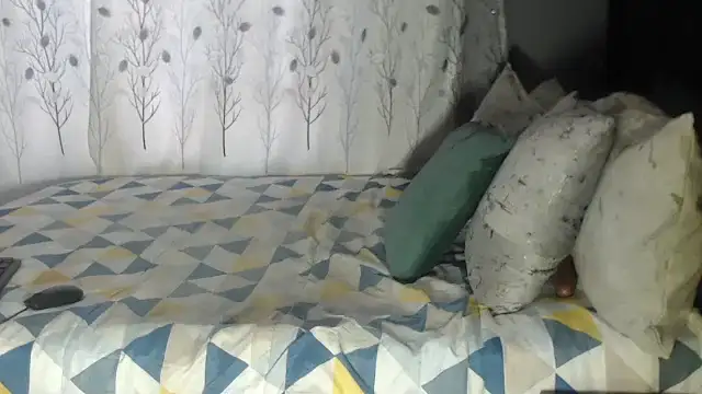 Snapshot of SEXYHUGEASS21 chatting on October 2, 6:42 am SEXYHUGEASS21 online show from October 2, 6:42 am