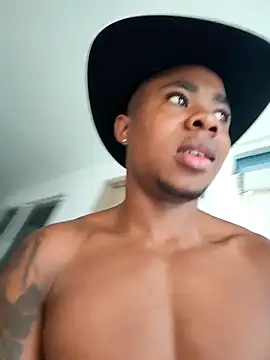 liambolt online show from October 2, 10:06 pm