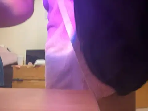 luvrgrllani online show from November 24, 1:49 am