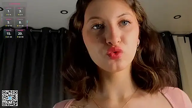 LorinaMaffitt online show from November 5, 6:30 pm