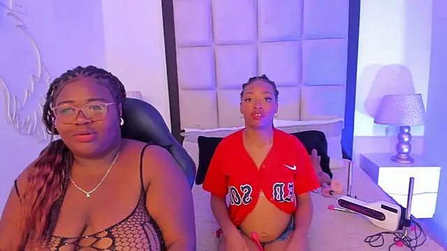 Snapshot of ElisabettaMonroy chatting on December 18, 4:02 pm ElisabettaMonroy online show from December 18, 4:02 pm