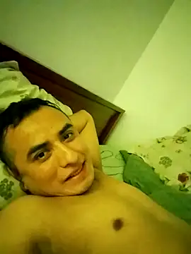 Snapshot of Locote15cm chatting on December 16, 3:11 am Locote15cm online show from December 16, 3:11 am